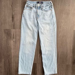 Hollister Ultra High-Rise Vintage Straight Jeans